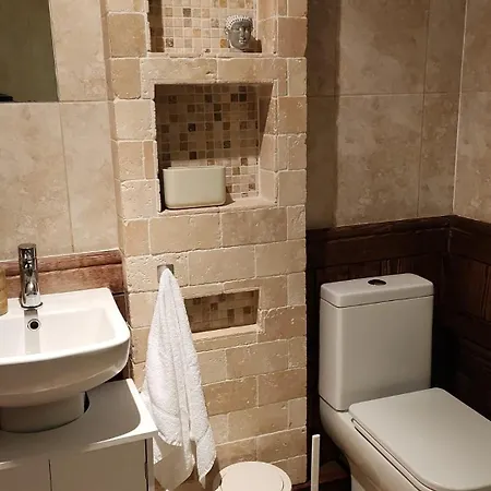 Large 2 Bed Holiday Let In Central Ystradgynlais Exterior photo