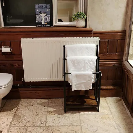 Large 2 Bed Holiday Let In Central Ystradgynlais Exterior photo