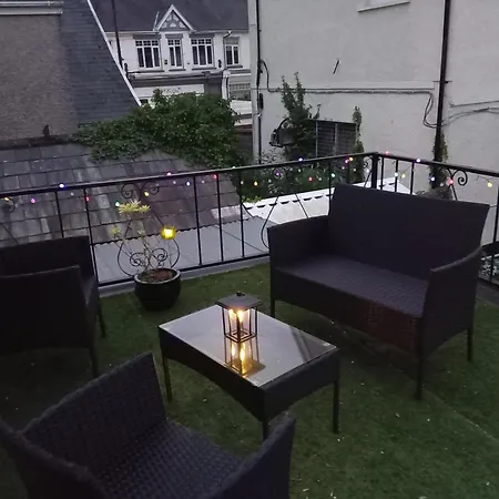 Large 2 Bed Holiday Let In Central Ystradgynlais Exterior photo