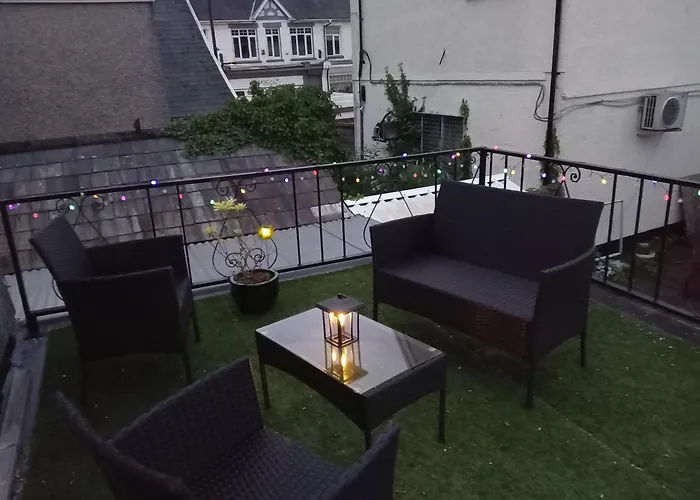 Large 2 Bed Holiday Let In Central Ystradgynlais