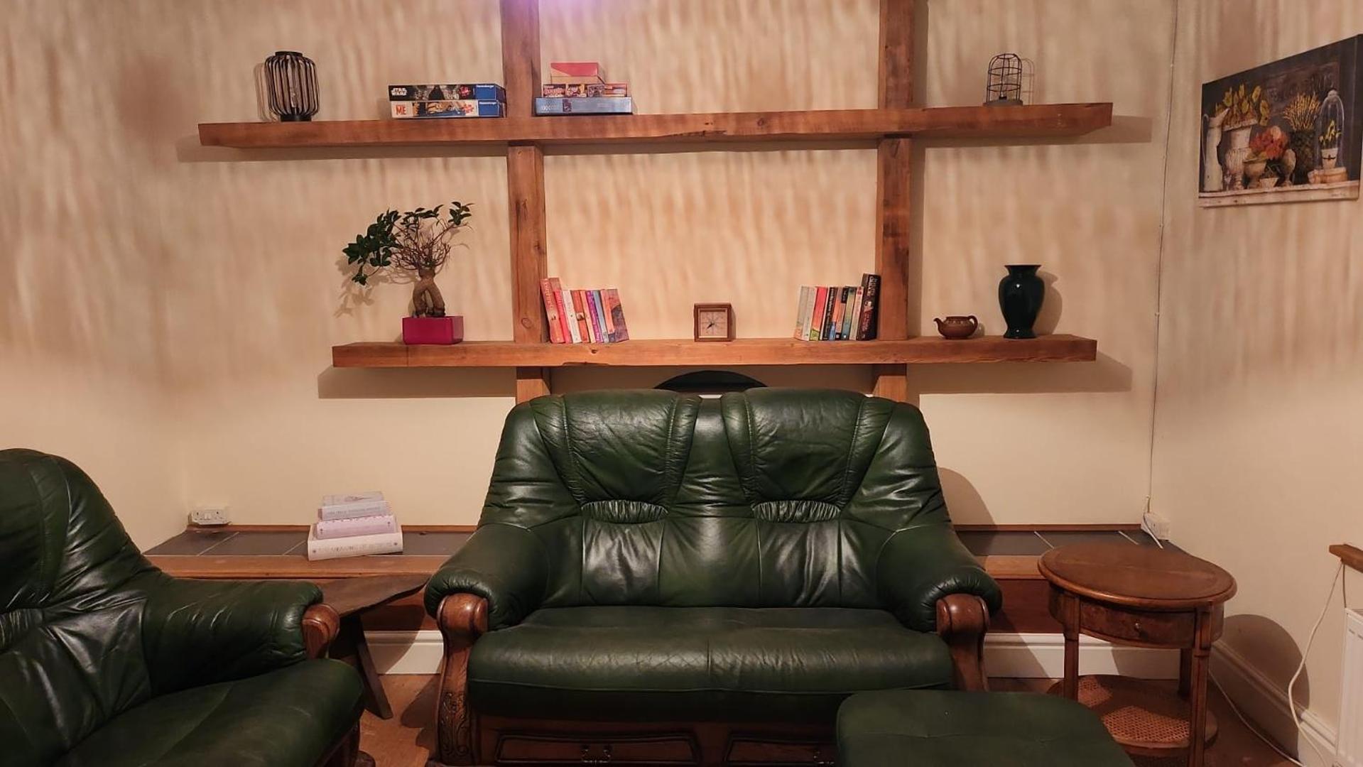 Large 2 Bed Let In Apartment *
