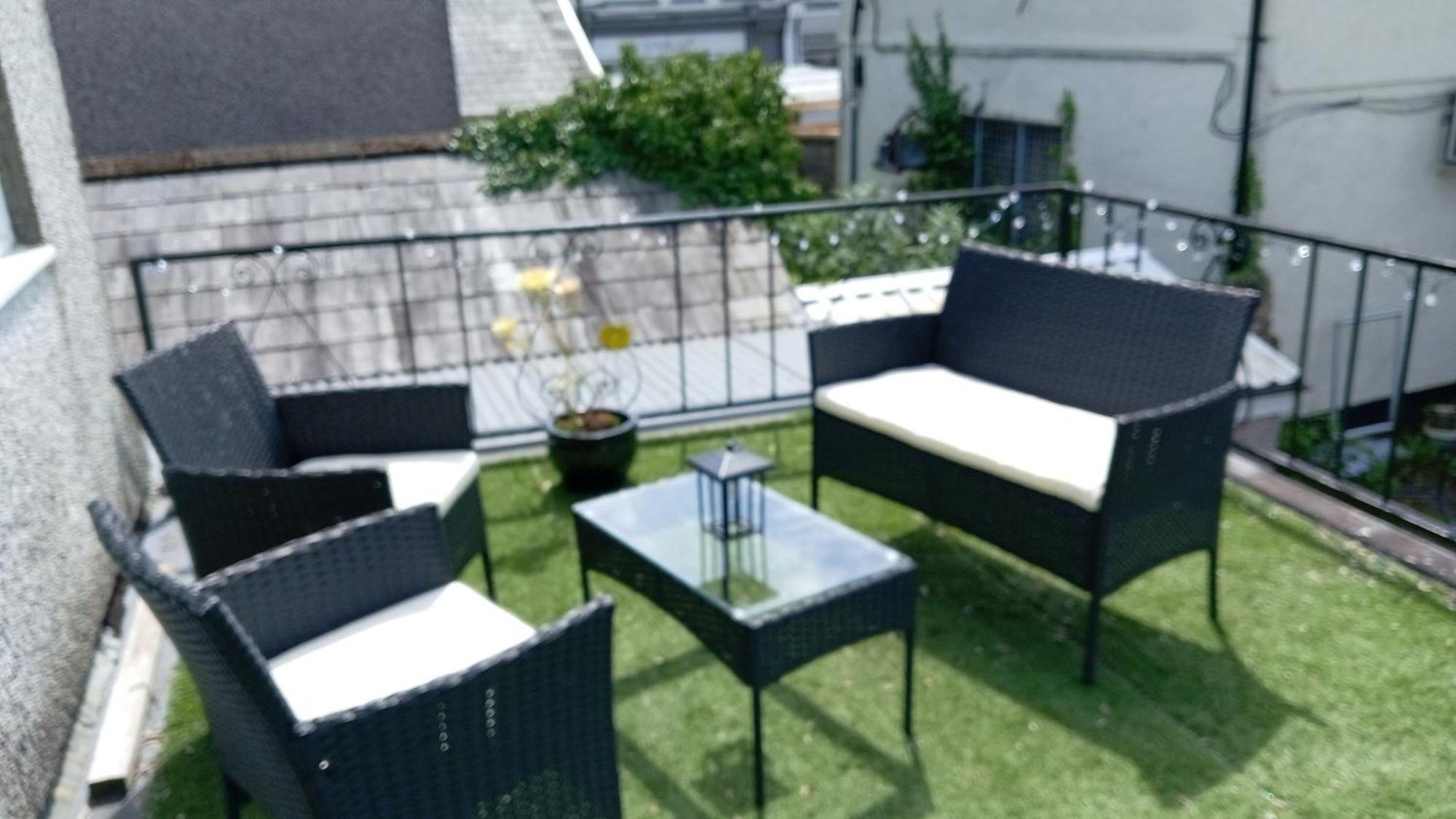 Large 2 Bed Let In Apartment *